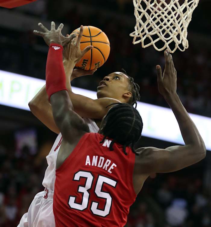 Jahcobi Neath and Eduardo Andre MBB vs Wisconsin 2022.03.06 USATSI_17844742